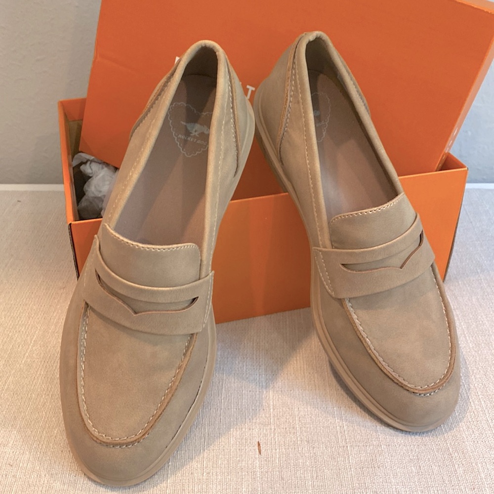 Rocket Dog Gabbyer Taupe loafer NEW